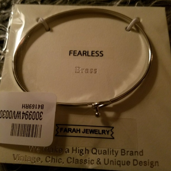 GOLD "FEARLESS" BRACELET - Picture 4 of 4